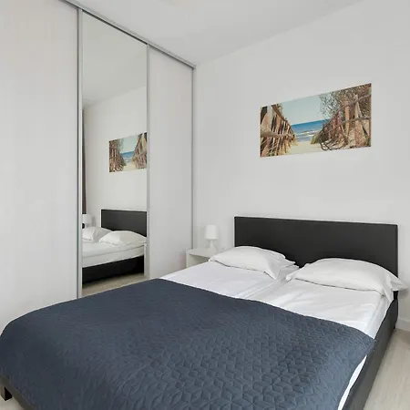 Apartmán Klimatyzowane Z Parkingiem, Tarasem Lub Balkonem By Renters Leba
